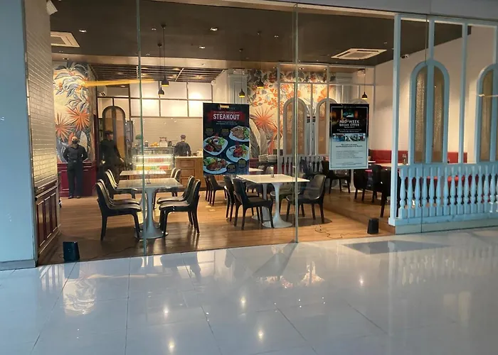 Victoria Sports Kamuning 70mbps Wi-fi, Netflix Etc Apartahotel Manila